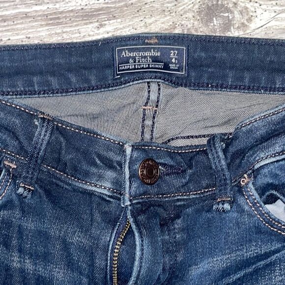 Abercrombie size 27 - Picture 2 of 9